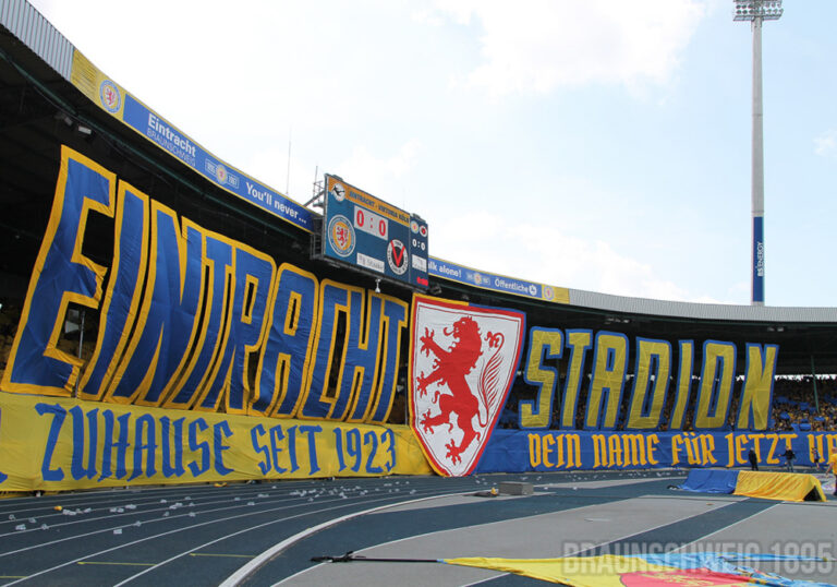 Eintracht-Fans sammeln 217.473,95 € & erhalten Stadionname