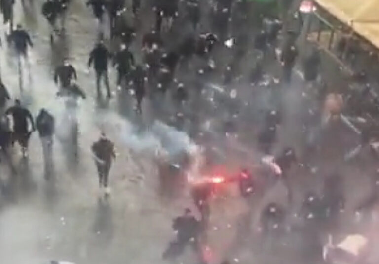 Videos: Ausschreitungen mit Napoli- & Eintracht-Fans in Neapel