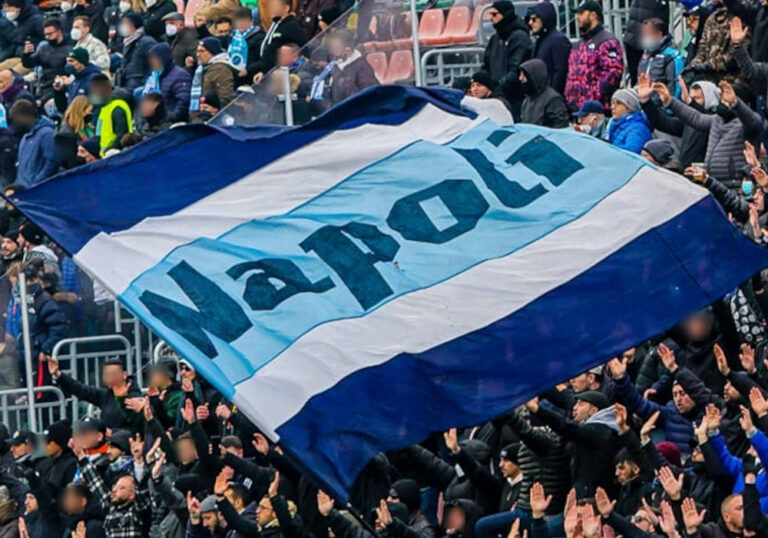 Napoli-Fans feierten Meisterschaft mit Platzsturm in Udine