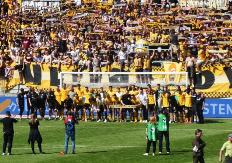 „Am 16.07.2023 alle in Gelb nach Prag!“