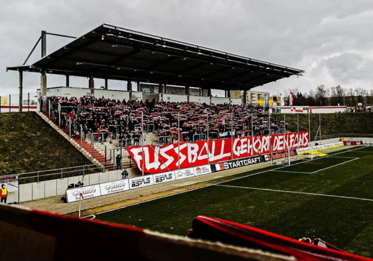 „Fußball gehört den Fans“: FSV Zwickau-Fanszene will durch bundesweite Hilfe den eigenen Verein retten