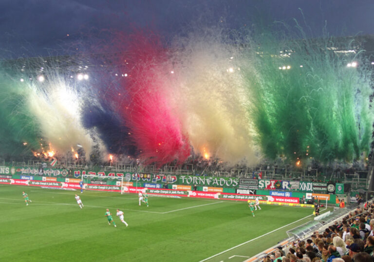 Rapid Wien droht Punktabzug bei erneutem Einsatz von Pyrotechnik