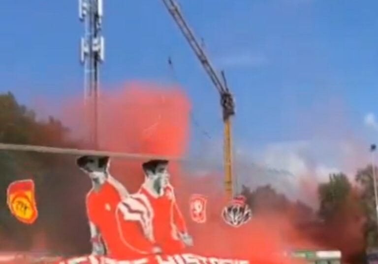 Konstruktion von Choreografie kracht auf Fans