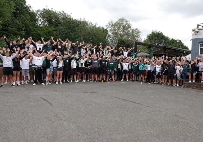 Werder-Ultras mit organisiertem Support in Coventry