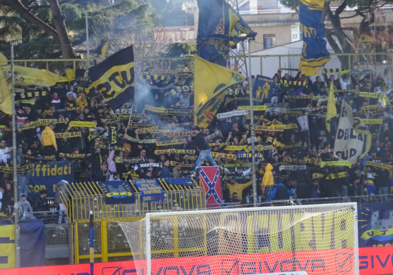 Curva Sud Ultras Juve Stabia geben Auflösung bekannt