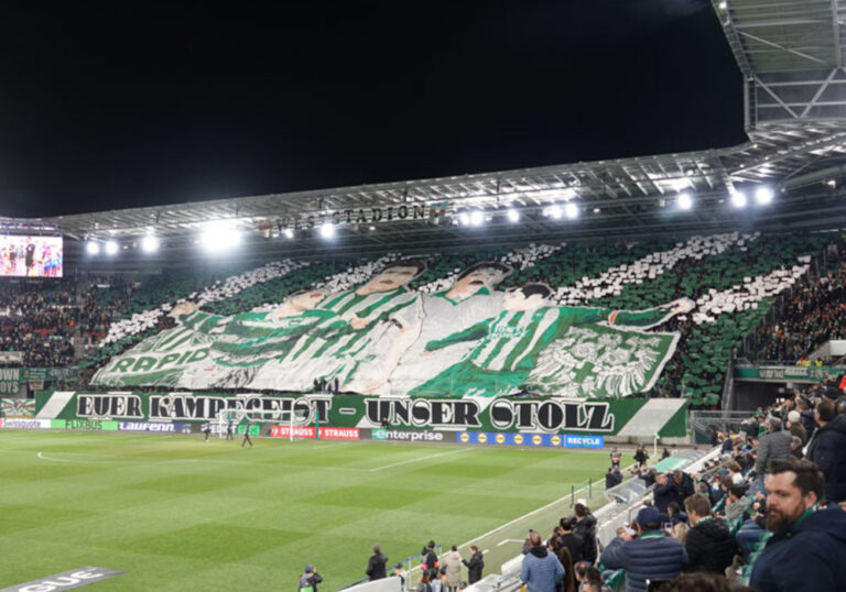 „Euer Kampfgeist – unser Stolz“ – Choreo im Block West samt anschließender Einzug ins Viertelfinale