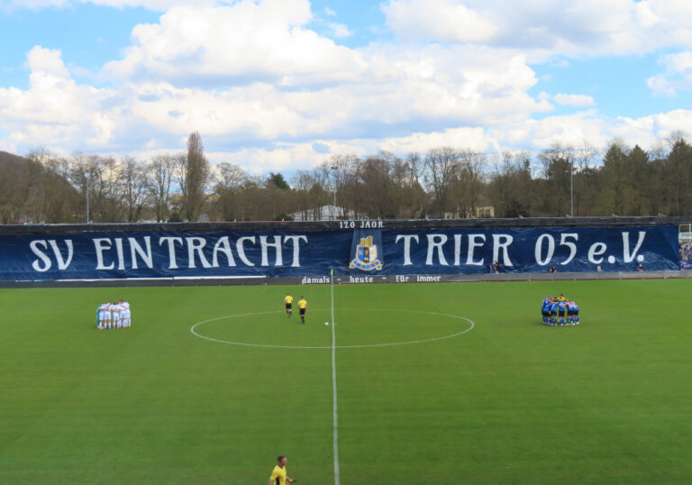 „120 Jaor“- Marsch, Choreo & was noch los war bei Eintracht Trier – FSV Frankfurt