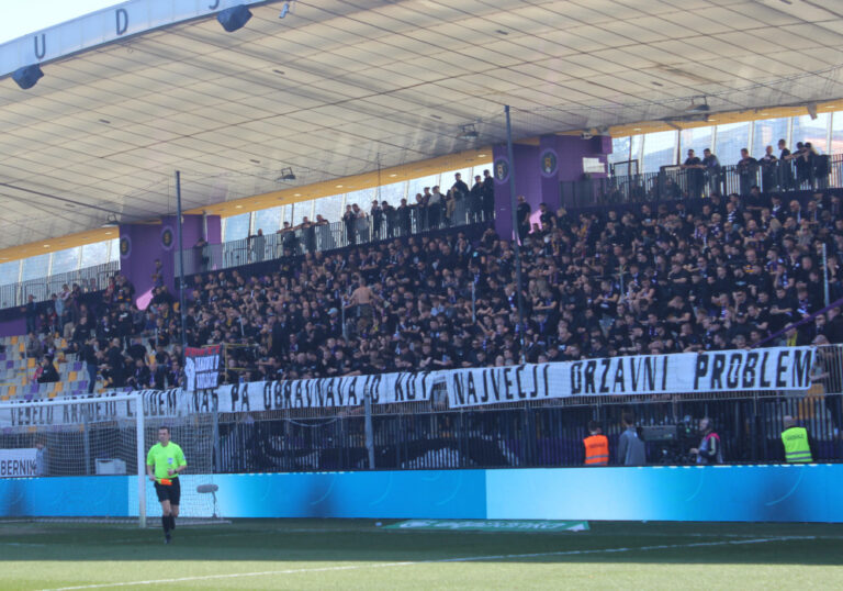 30-minütiger Protest & was sonst so los war bei NK Maribor – NK Olimpija Ljubljana
