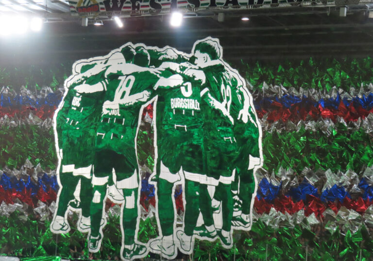 Choreos, Sticheleien und wahrer Pokalfight auf dem Rasen – Impressionen vom Conference League Viertelfinal-Rückspiel zwischen Rapid Wien und Djurgårdens IF