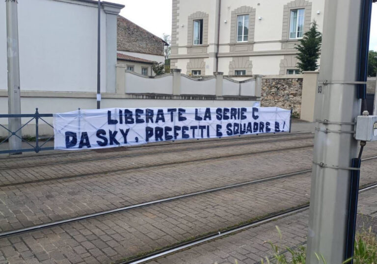 Cavese-Ultras protestieren gegen modernen Fußball
