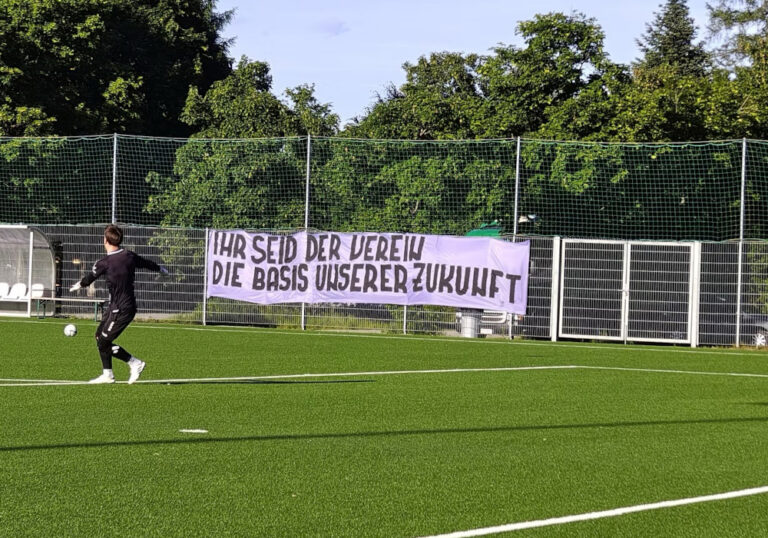 Austria Klagenfurt nach Abstieg aus der Bundesliga vor düsteren Zeiten – Stellungnahme von Wir.Austrianer zur Zukunft des Vereins