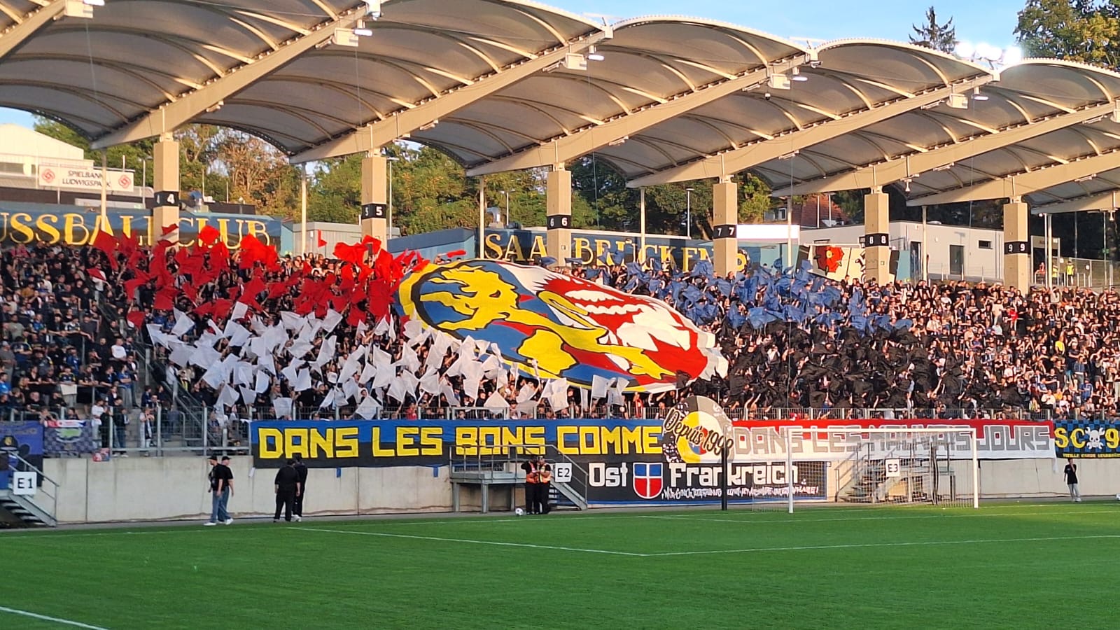 Allerhand Huldigungen der langjährigen Freundschaft bei 1. FC Saarbrücken vs. AS Nancy Lorraine