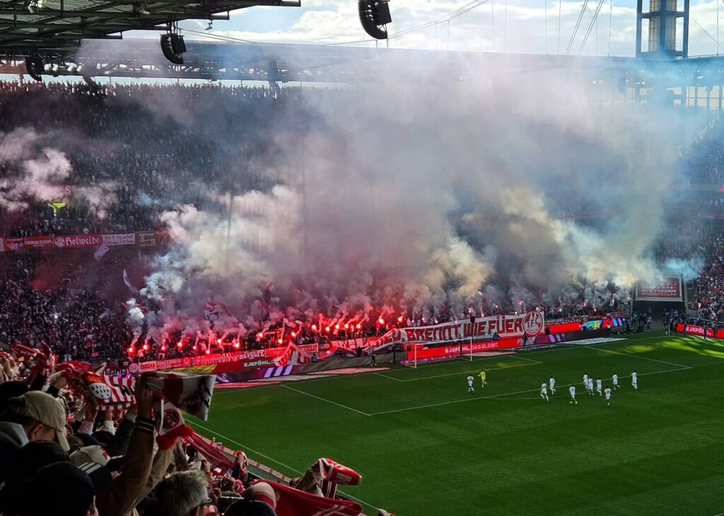 1. FC Köln – Borussia Mönchengladbach 2:1 (25)