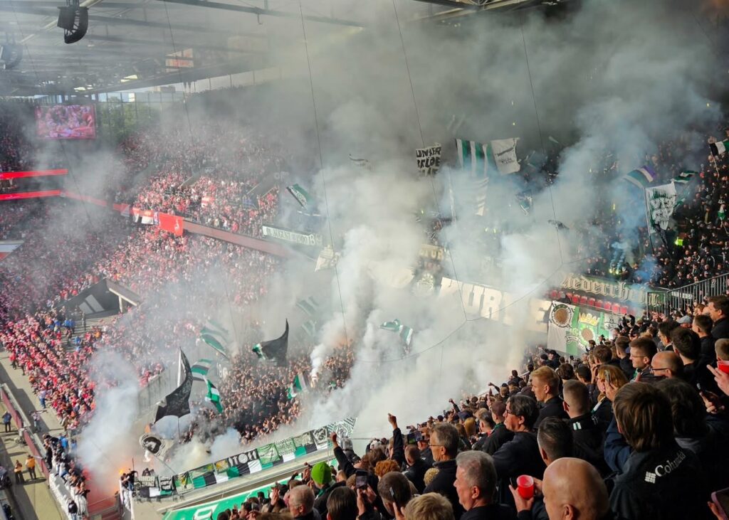 1. FC Köln – Borussia Mönchengladbach 2:1 (21)