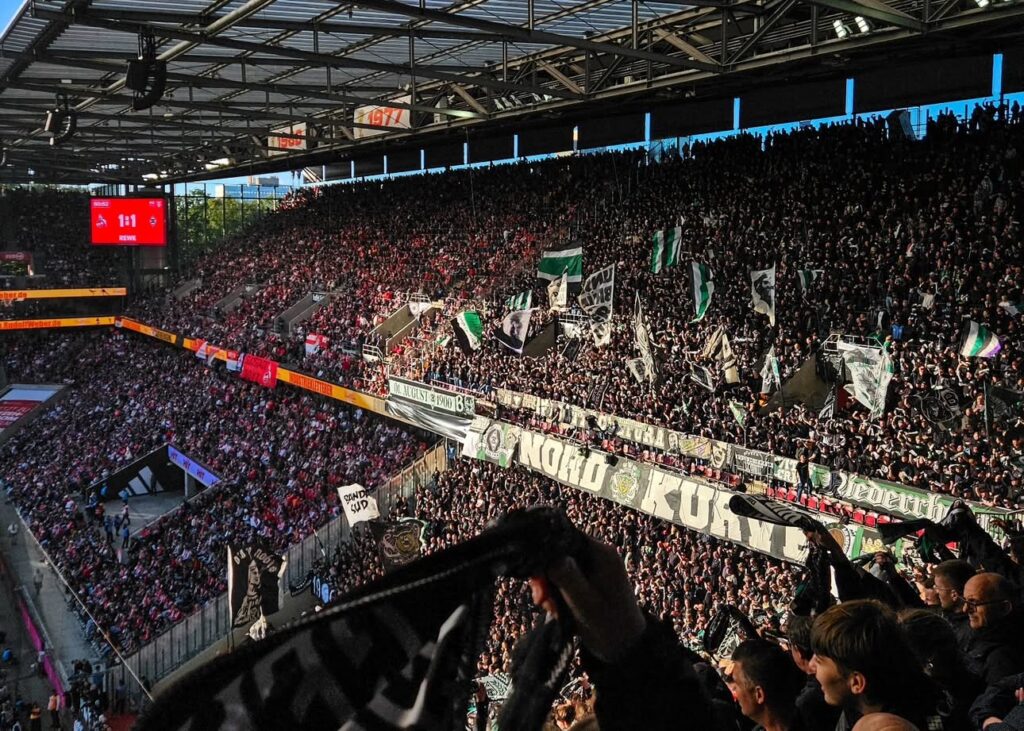 1. FC Köln – Borussia Mönchengladbach 2:1 (16)