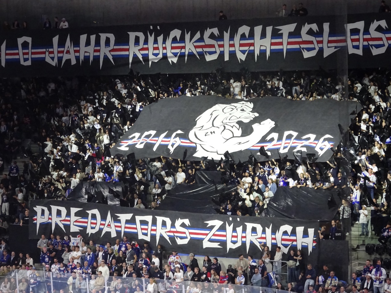 Choreo anlässlich 10 Jahre Predators Zürich bei ZSC Lions vs. Lausanne Hockey Club