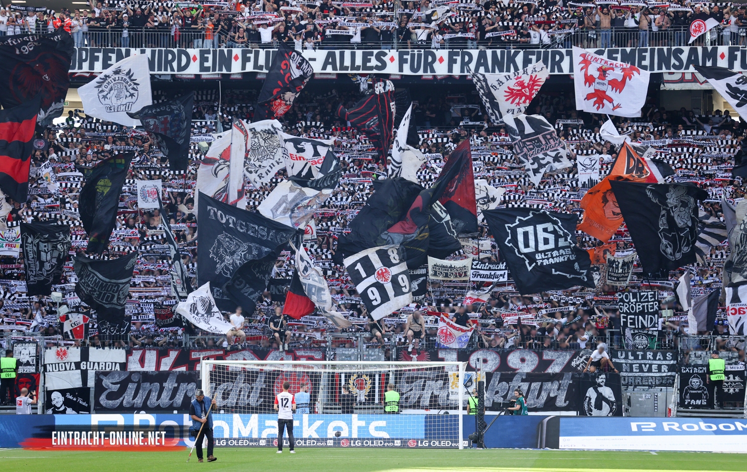 Eintracht Frankfurt – FC St. Pauli 2-2