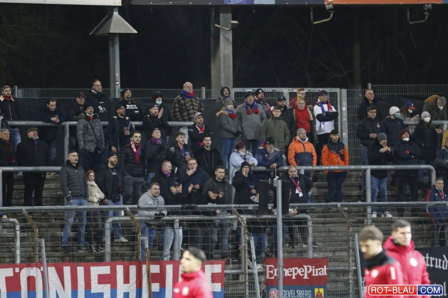 Gästefans | SC Fortuna Köln – Wuppertaler SV (11.02.2022) 1-0