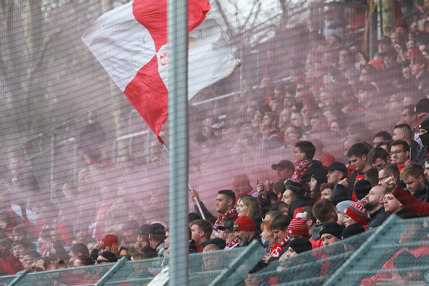 SV Waldhof Mannheim – 1. FC Kaiserslautern 0-0 (2)