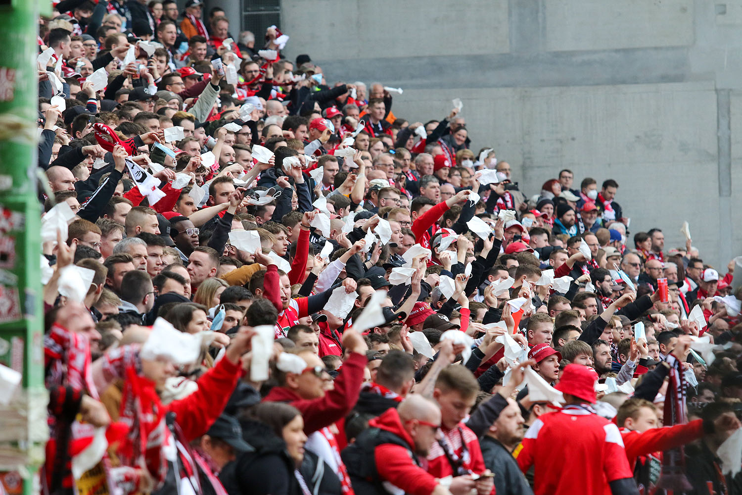 1. FC Kaiserslautern – TSV Havelse 3-0 (14)