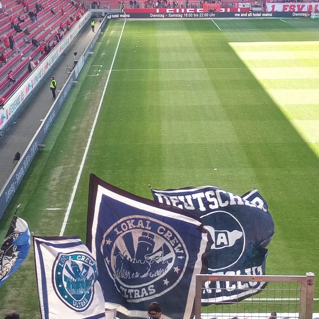 Gästefans | 1. FSV Mainz 05 – DSC Arminia Bielefeld (19.03.2022) 4-0