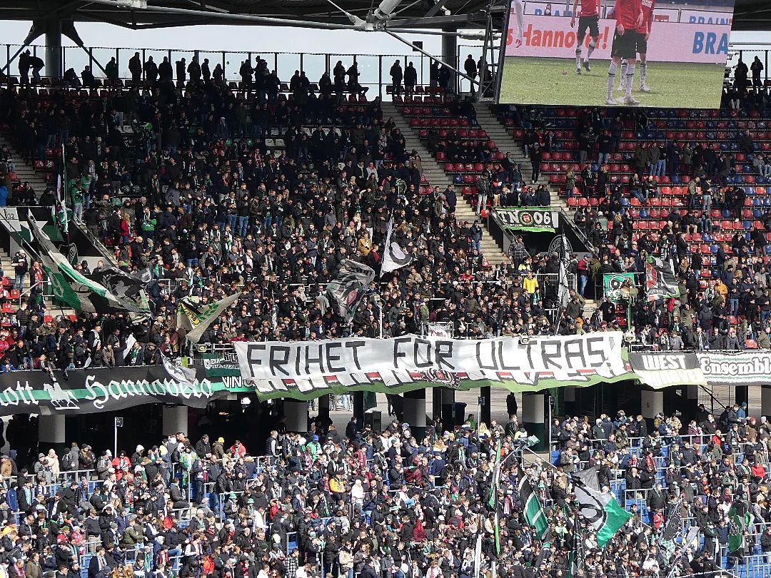 Hannover 96 – SSV Jahn Regensburg 1-1 (6)