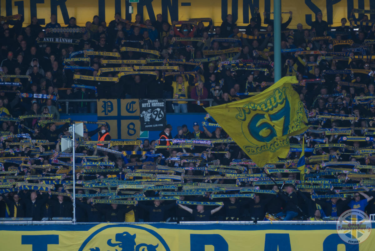 Eintracht Braunschweig – Würzburger Kickers 1-0 (1)