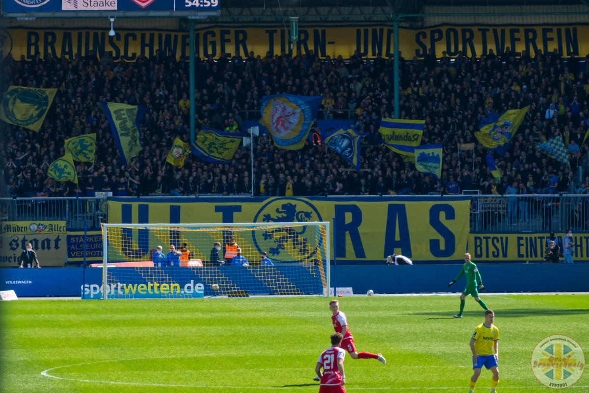Eintracht Braunschweig – Würzburger Kickers 1-0 (6)