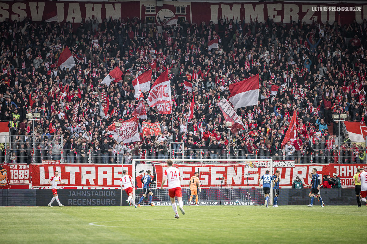 SSV Jahn Regensburg – Hamburger SV 2-4 (8)