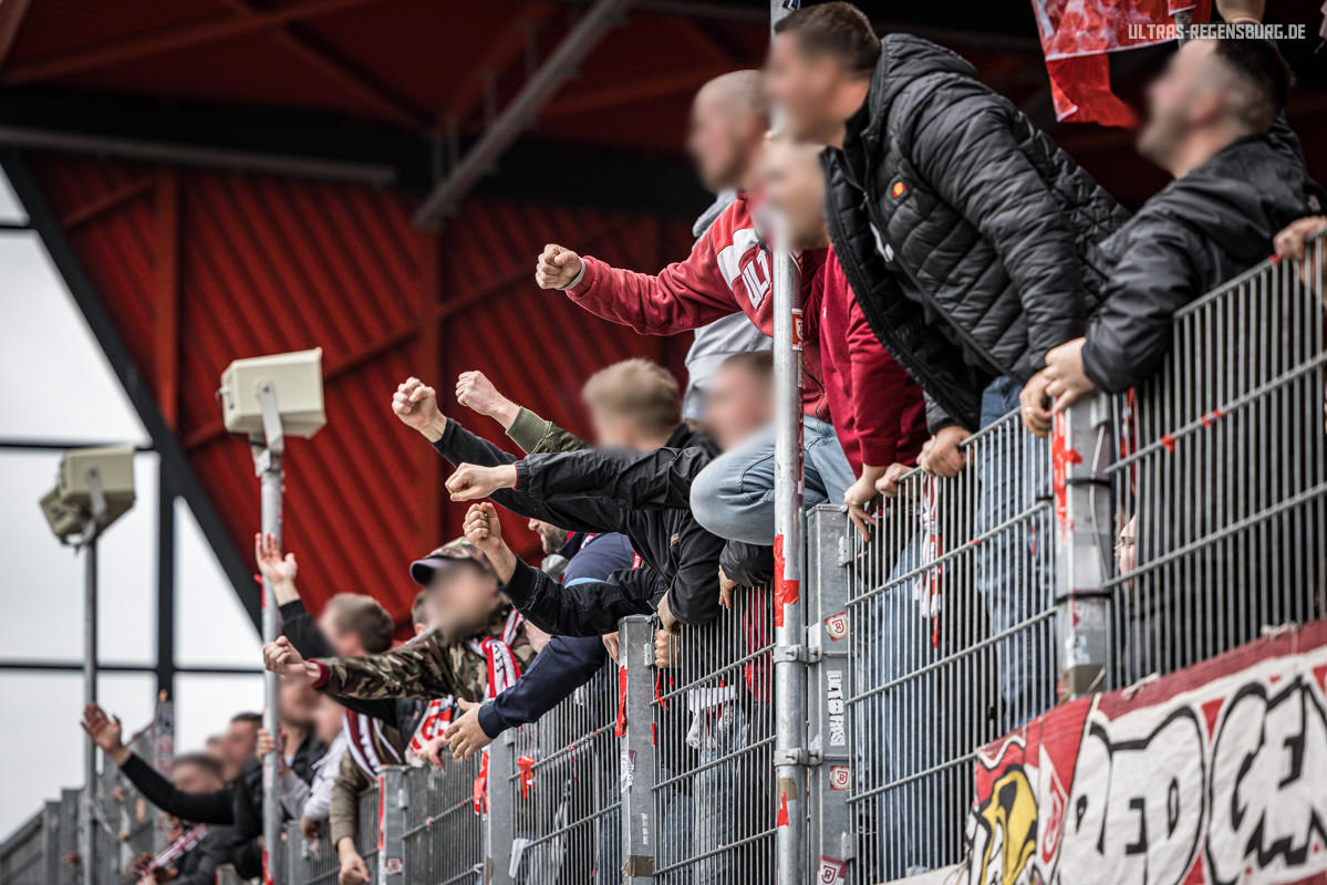SSV Jahn Regensburg – Hamburger SV 2-4 (11)