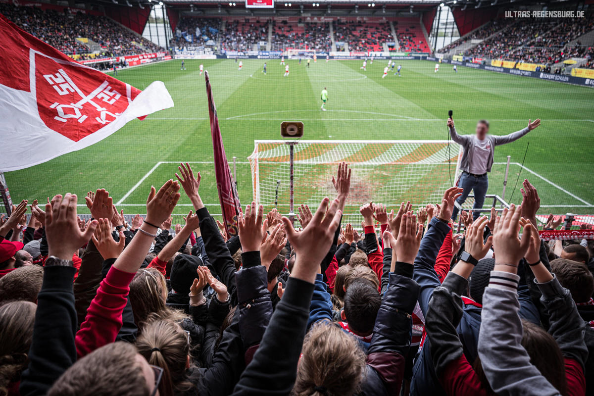 SSV Jahn Regensburg – Hamburger SV 2-4 (13)