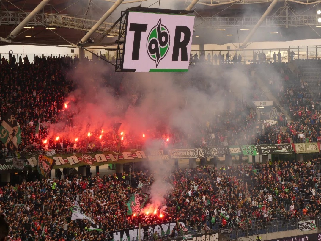 Hannover 96 – Karlsruher SC 2-0 (8)