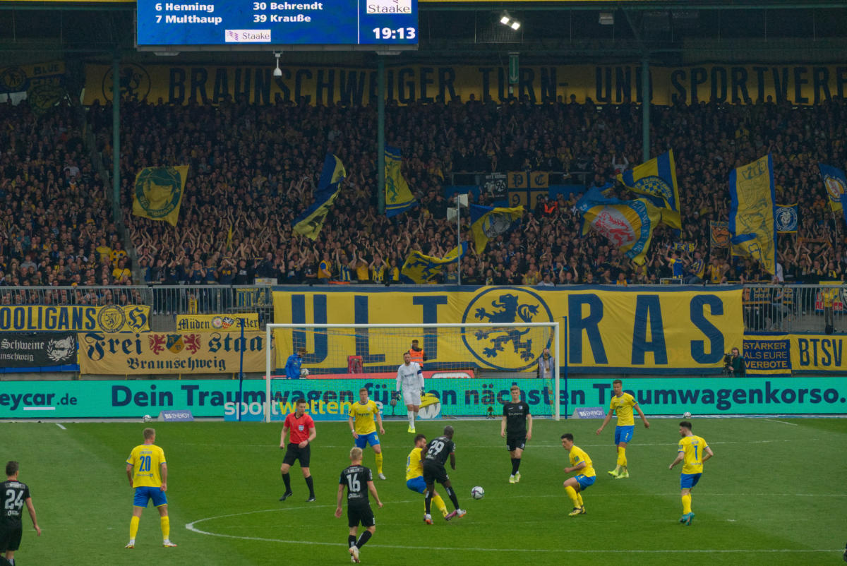 Eintracht Braunschweig – 1. FC Magdeburg 2:1 (9)