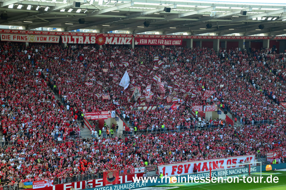 Heimfans | 1. FSV Mainz 05 – Eintracht Frankfurt (14.05.2022) 2-2