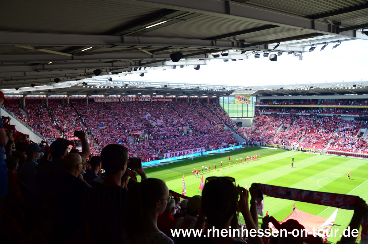 1. FSV Mainz 05 – Eintracht Frankfurt 2-2 (15)