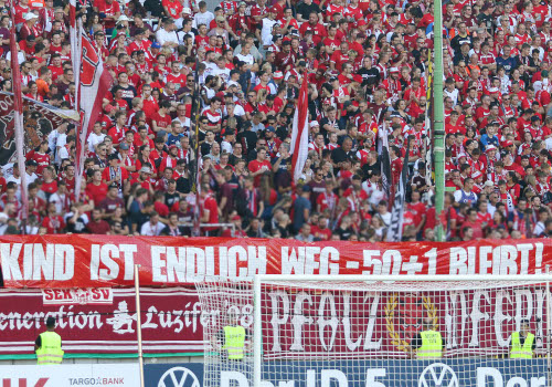 1. FC Kaiserslautern – SC Freiburg 1-2 (15)