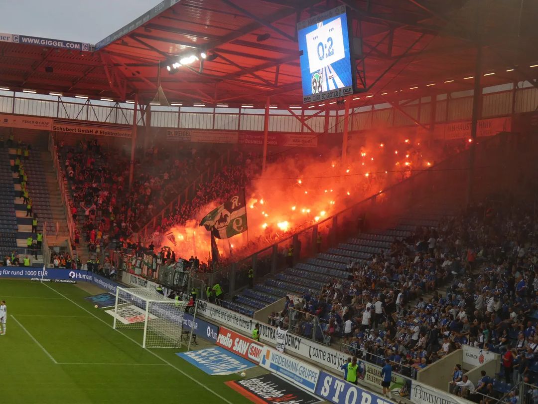 1. FC Magdeburg – Hannover 96 0-4 (10)