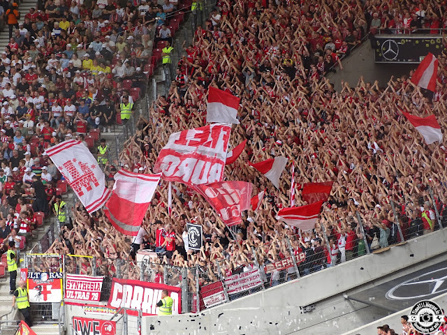 Gästefans / VfB Stuttgart – SC Freiburg (20.08.2022 (13)