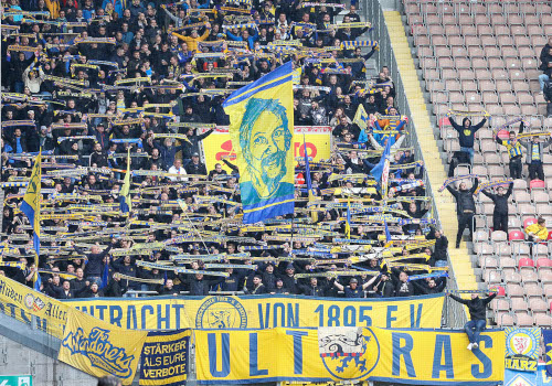 1. FC Kaiserslautern – Eintracht Braunschweig 1-1 (3)