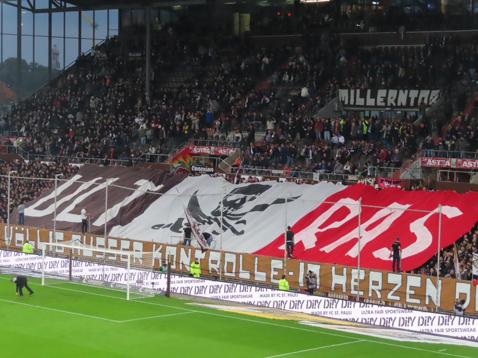 FC St. Pauli – Hamburger SV 3-0 (4)