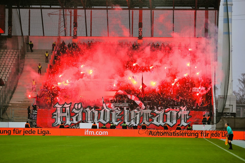Rot-Weiss Essen – Hallescher FC 0-0 (4)