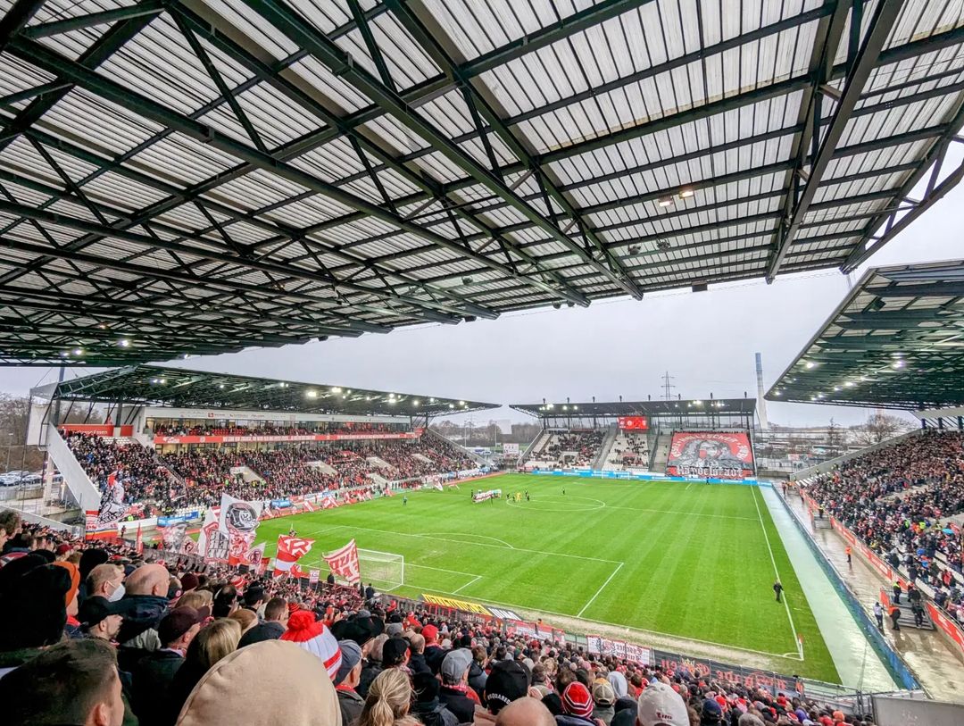 Rot-Weiss Essen – Hallescher FC 0-0 (13)