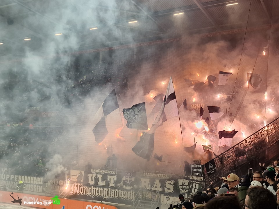 1. FSV Mainz 05 – Borussia Mönchengladbach 4-0 (8)