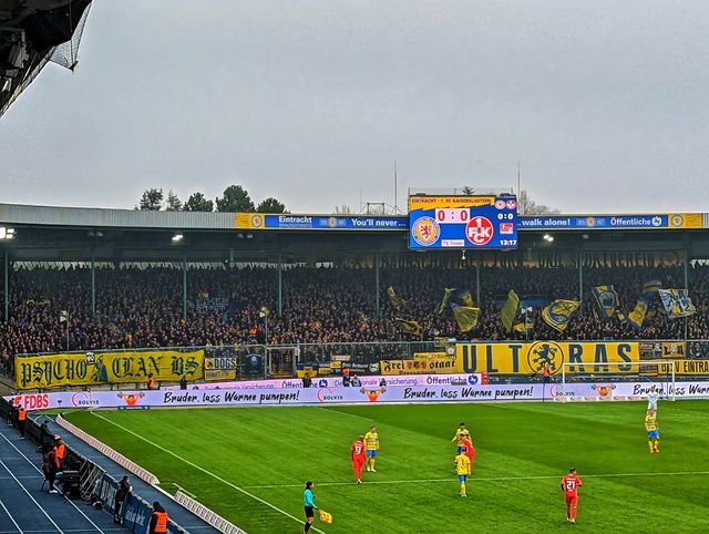 Eintracht Braunschweig – 1. FC Kaiserslautern 1-0 (1)