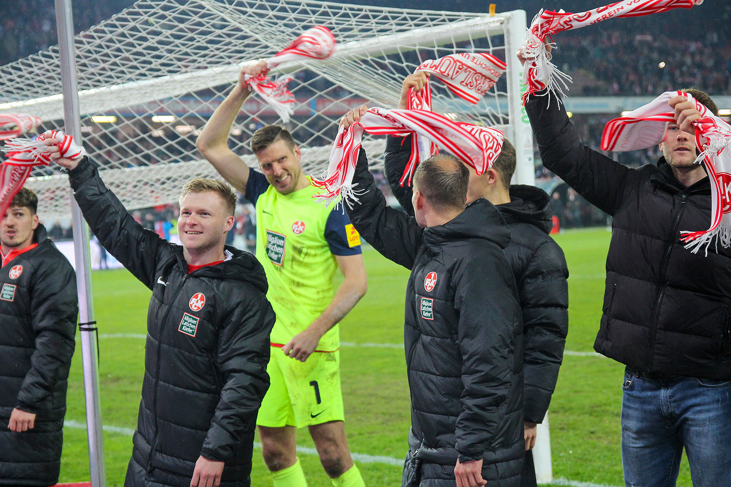 1. FC Kaiserslautern – Hamburger SV 2-0 (15)