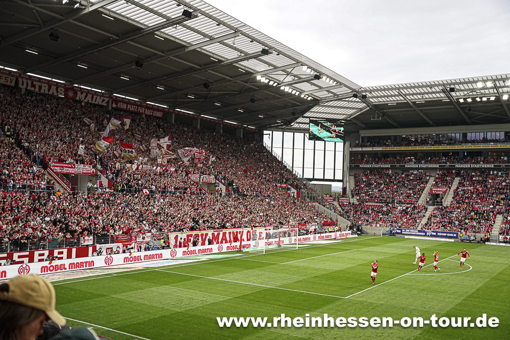 1. FSV Mainz 05 – FC Bayern München 3-1 (22)