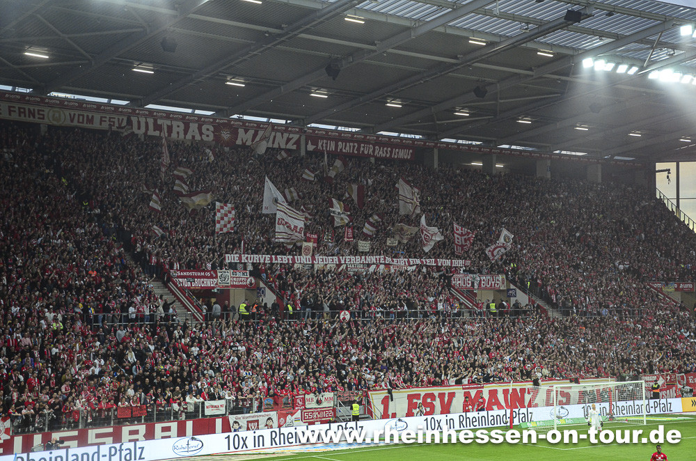 1. FSV Mainz 05 – FC Schalke 04 2-3 (30)