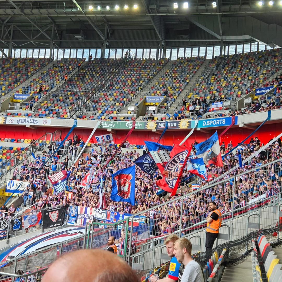 Fortuna Düsseldorf – Holstein Kiel 3-0 (10)