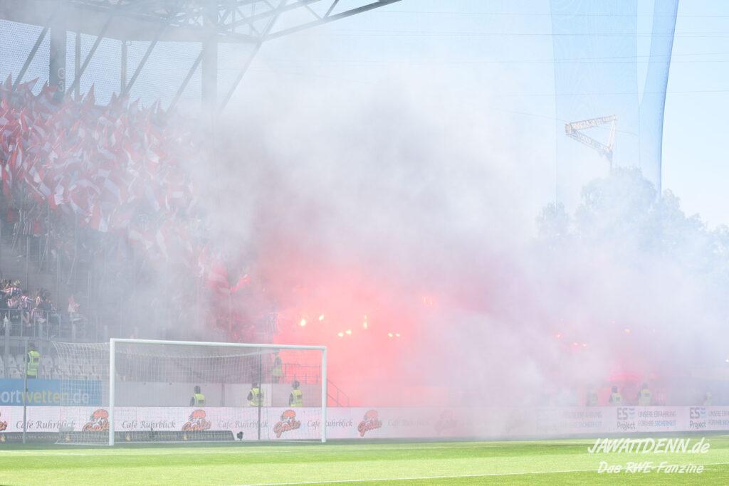 Rot-Weiss Essen – Rot-Weiß Oberhausen 2-0 (4)