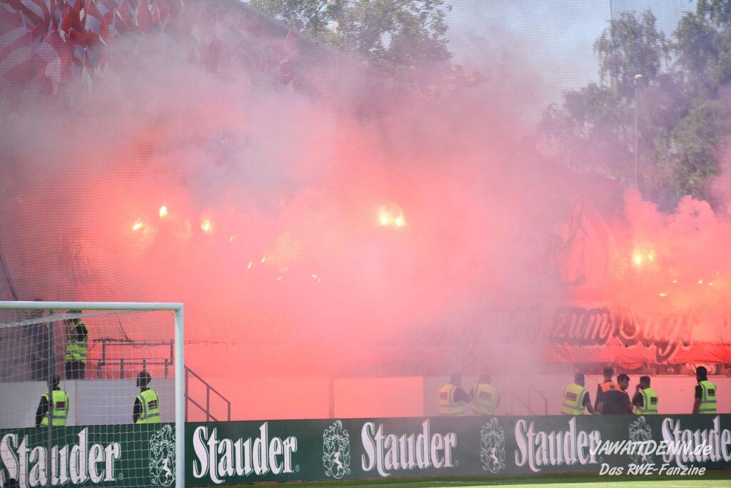 Rot-Weiss Essen – Rot-Weiß Oberhausen 2-0 (7)